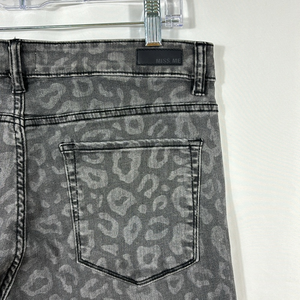 Miss Me Mid-Rise Ankle Skinny Grey Leopard Jeans | Size 29 - Picture 4 of 7